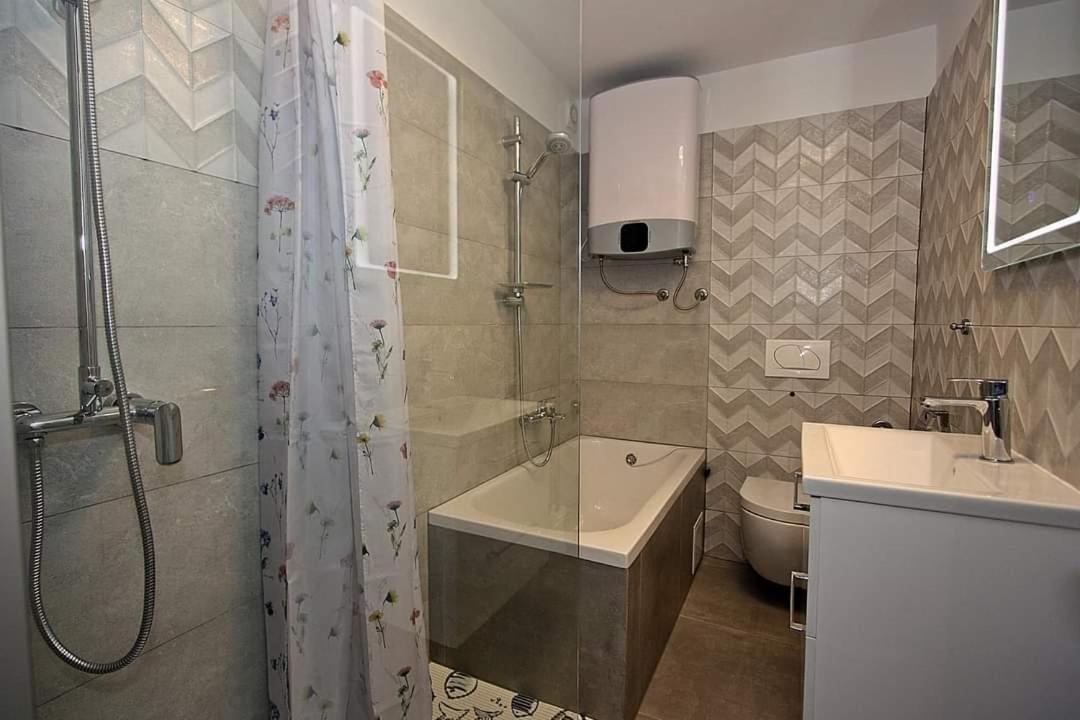 Apartment Samanta Supetar Eksteriør billede