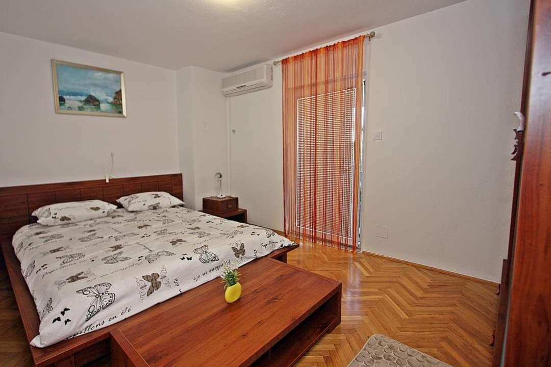 Apartment Samanta Supetar Eksteriør billede